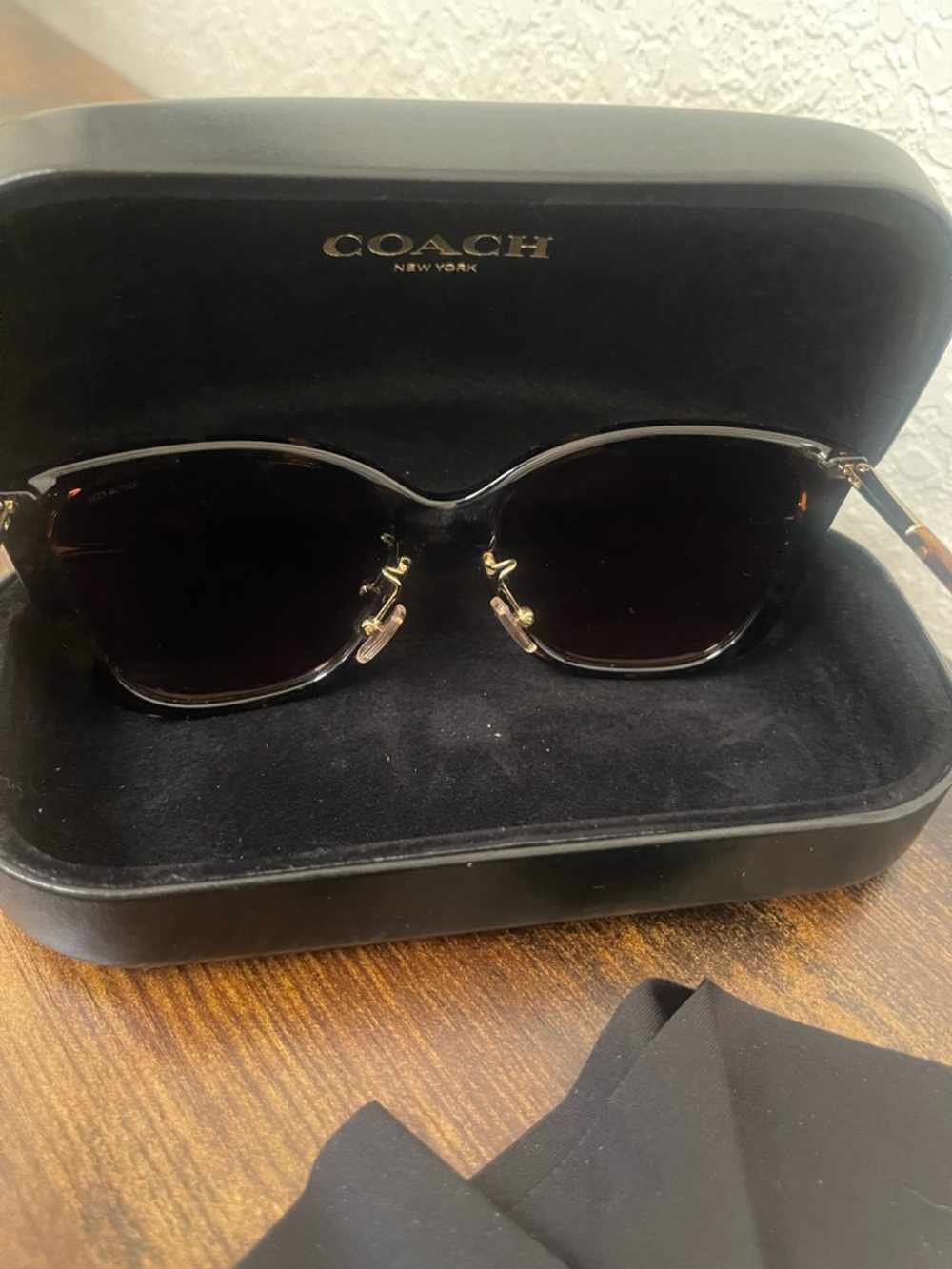 Coach Black Cat-Eye Sunglasses with Protective Case - Picture 5 of 9